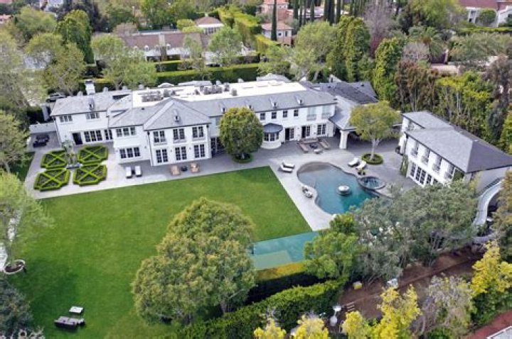 P Diddy’s Outdoor Bed: A Luxurious Retreat Under the Stars