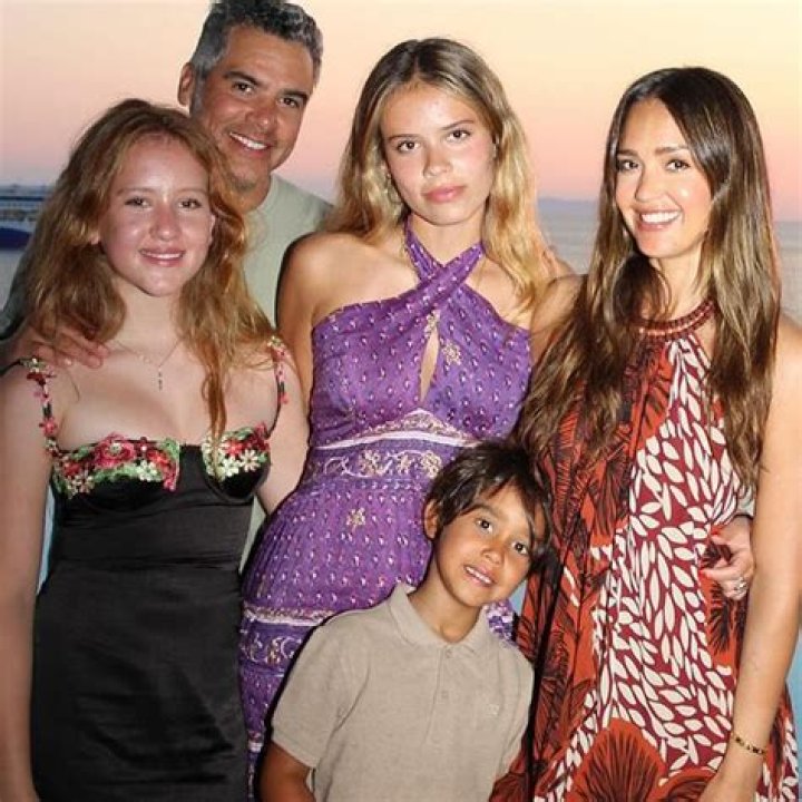 Unveiling the Connection Between Jessica Alba and Diddy